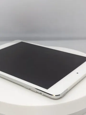 iPad mini 2 Wi-Fi + Cellular 16GB（33835）¥4,900（ナオセル