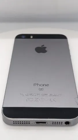 【整備済】iPhone SE 128GBの画像（1）