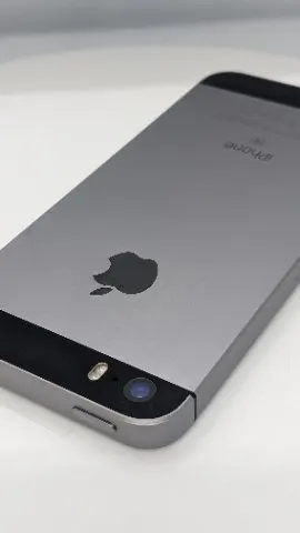 【整備済】iPhone SE 128GBの画像（3）