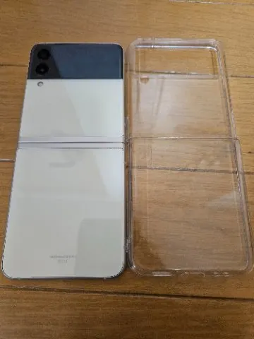 Galaxy Z Flip3 SCG12の画像（0）