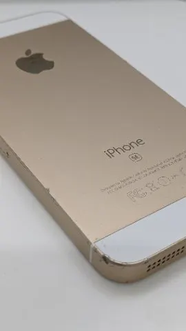 iPhone SE 32GBの画像（2）