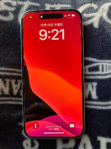 iPhone 15 128GB 赤ロム　auの画像（0）