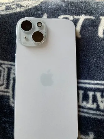 iPhone 15 128GB 赤ロム　auの画像（1）