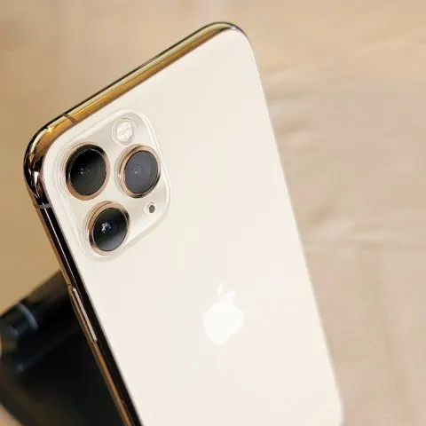 iPhone11 Pro 512GB ゴールド Softbank 赤ロム 送料無料の画像（0）