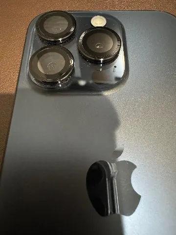 【美品】iPhone 15 Pro ブルーチタニウム　256GBの画像（1）