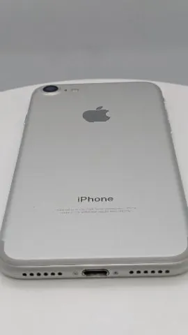 iPhone 7 32GBの画像（3）