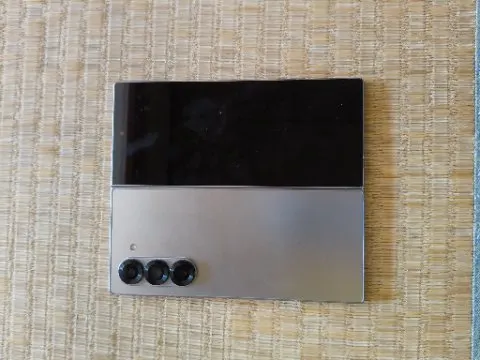SAMSUNG Galaxy Z Fold 6 SM-F956U　シルバーの画像（2）