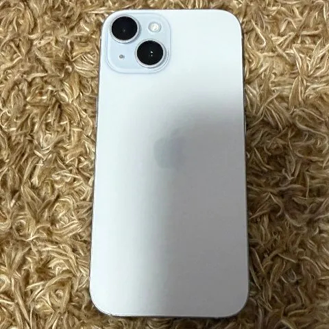 【美品】iPhone15 128GBの画像（0）