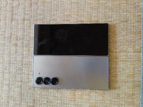 SAMSUNG Galaxy Z Fold 6 SM-F956U　シルバーの画像（2）