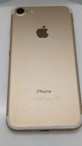 【バッテリー100％】iPhone 7 128GBの画像（1）