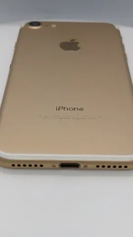 【バッテリー100％】iPhone 7 128GBの画像（2）