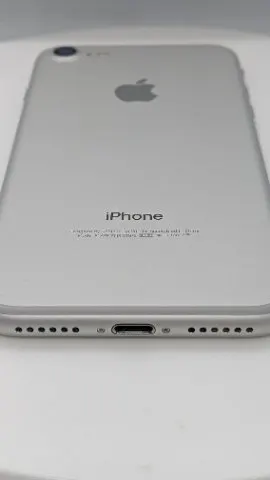 iPhone 7 32GBの画像（1）