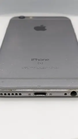 iPhone 6s 64GBの画像（1）