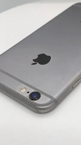 iPhone 6s 64GBの画像（4）