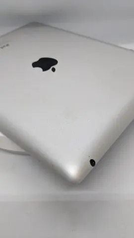 iPad（第4世代）Wi-Fiの画像（3）