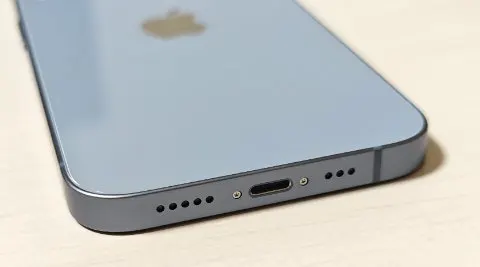iPhone 14 256GB 物理デュアルSIM パープル 訳あり USA版 MPVH3LL/Aの画像（2）