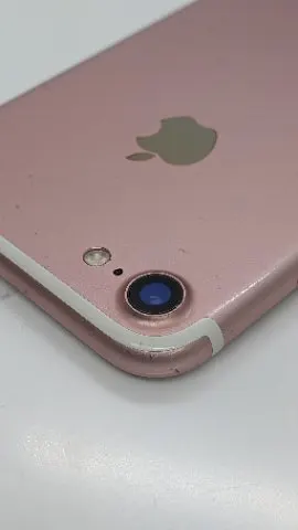 【ディスプレイ交換済】iPhone 7 128GBの画像（2）