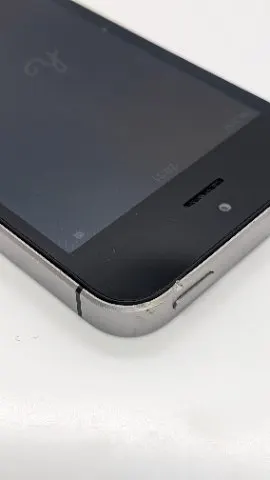 【ディスプレイ整備済】iPhone SE 64GBの画像（3）