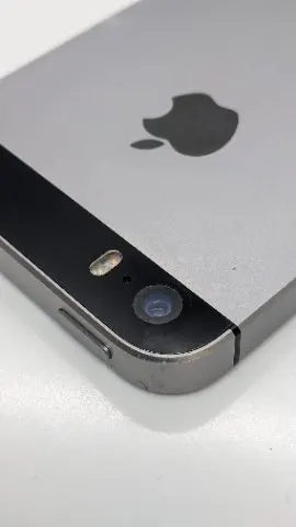 【ディスプレイ整備済】iPhone SE 64GBの画像（4）