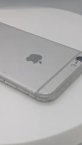 iPhone 6s 64GBの画像（3）