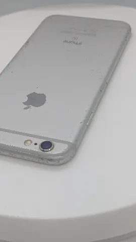 iPhone 6s 64GBの画像（4）