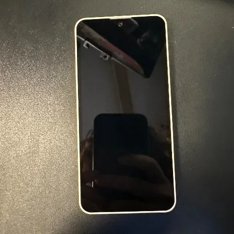 docomo arrows F-51B ホワイト SiMフリーの画像（1）