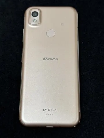 docomo あんしんスマホ　KY-51B ピンクゴールド　simフリー 極美品　判定△の画像（1）