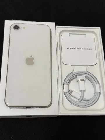 iPhone se 第3世代　64GB  Starlight  simフリー  判定△の画像（1）