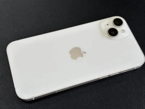 SB 赤ロム iPhone14 Plus 256GBの画像（3）