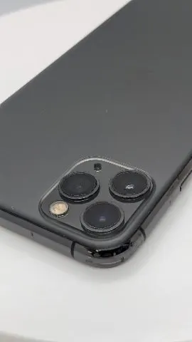 iPhone 11 Pro Max 256GBの画像（2）