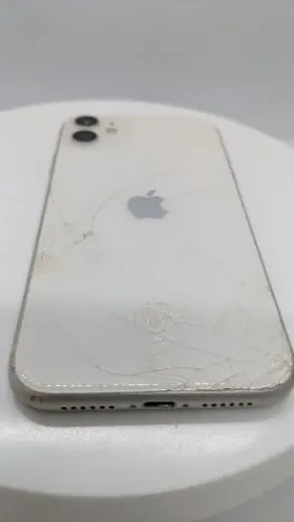 iPhone 11 64GBの画像（2）