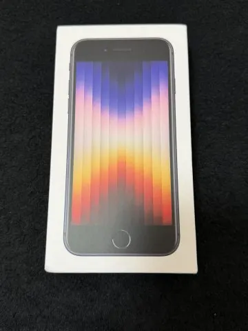 iPhone se 第3世代　64GB  Midnight  simフリー  新品未使用品の画像（0）