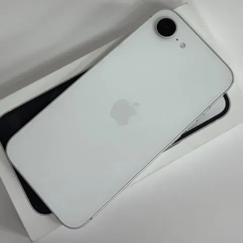 SB ▲ iPhone16e 128GBの画像（0）