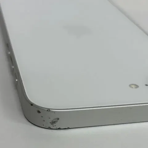 SB ▲ iPhone16e 128GBの画像（3）