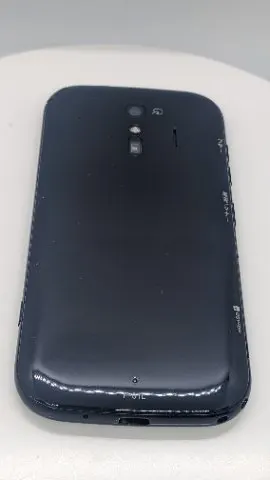 らくらくスマートフォン me（F-01L）の画像（1）