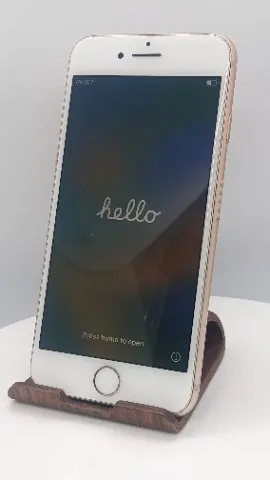 【SIMロック解除済】iPhone 8 64GBの画像（0）