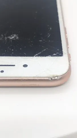 iPhone 8 64GBの画像（4）