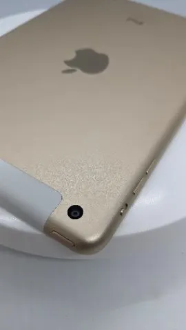 iPad mini 3 WiFi+Cellular 16GBの画像（3）
