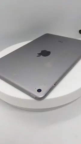 iPad mini 4 128GBの画像（2）
