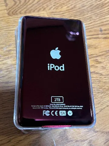 Apple iPod classic 第6.5世代　2TB 赤 レッド カスタム 改造　MC293Jの画像（0）