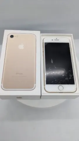 Image of 【SIMフリー・付属品あり】iPhone 7 128GB (0)
