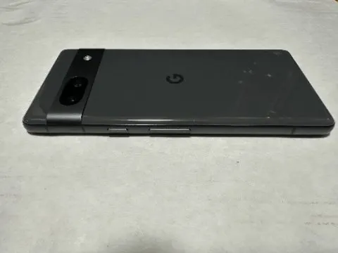 Image of 【赤ロム】Google Pixel 7a チャコール docomo版 付属品完備 (1)