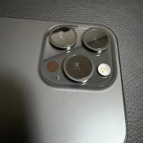 iPhone 15 Pro 128GB ブラックチタニウム　ネットワーク利用制限ありの画像（1）