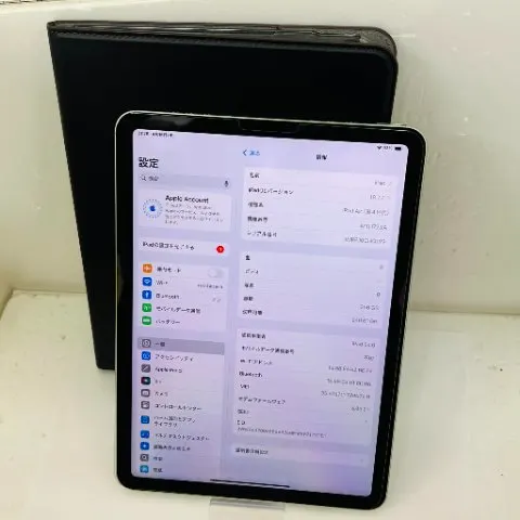iPad Air 第4世代 Wi-Fi+Cellularモデル 新品同様 au 256GB ジャンク 赤ロムの画像（0）