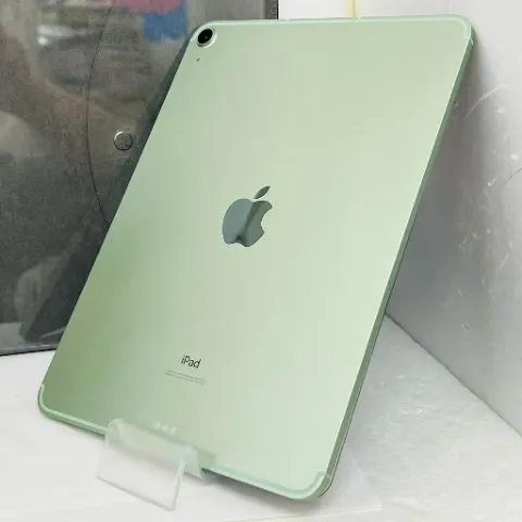 iPad Air 第4世代 Wi-Fi+Cellularモデル 新品同様 au 256GB ジャンク 赤ロムの画像（2）