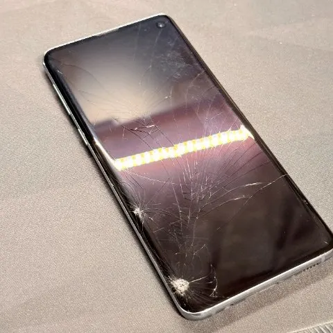 ジャンク Samsung Galaxy S10 au版 SCV41 部品取りの画像（0）