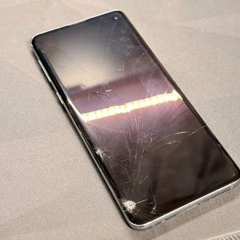 ジャンク Samsung Galaxy S10 au版 SCV41 部品取りの画像（2）