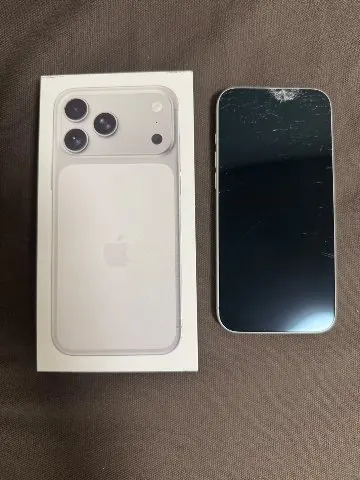 iPhone17 Pro Max 256GB 画面割れの画像(1)
