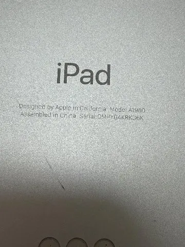 iPad Pro 第1世代  11インチ　容量不明　Wi-Fiモデル シルバー ジャンクの画像（3）
