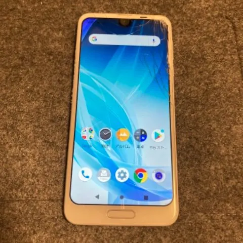AQUOS R2 画面割れの画像（1）